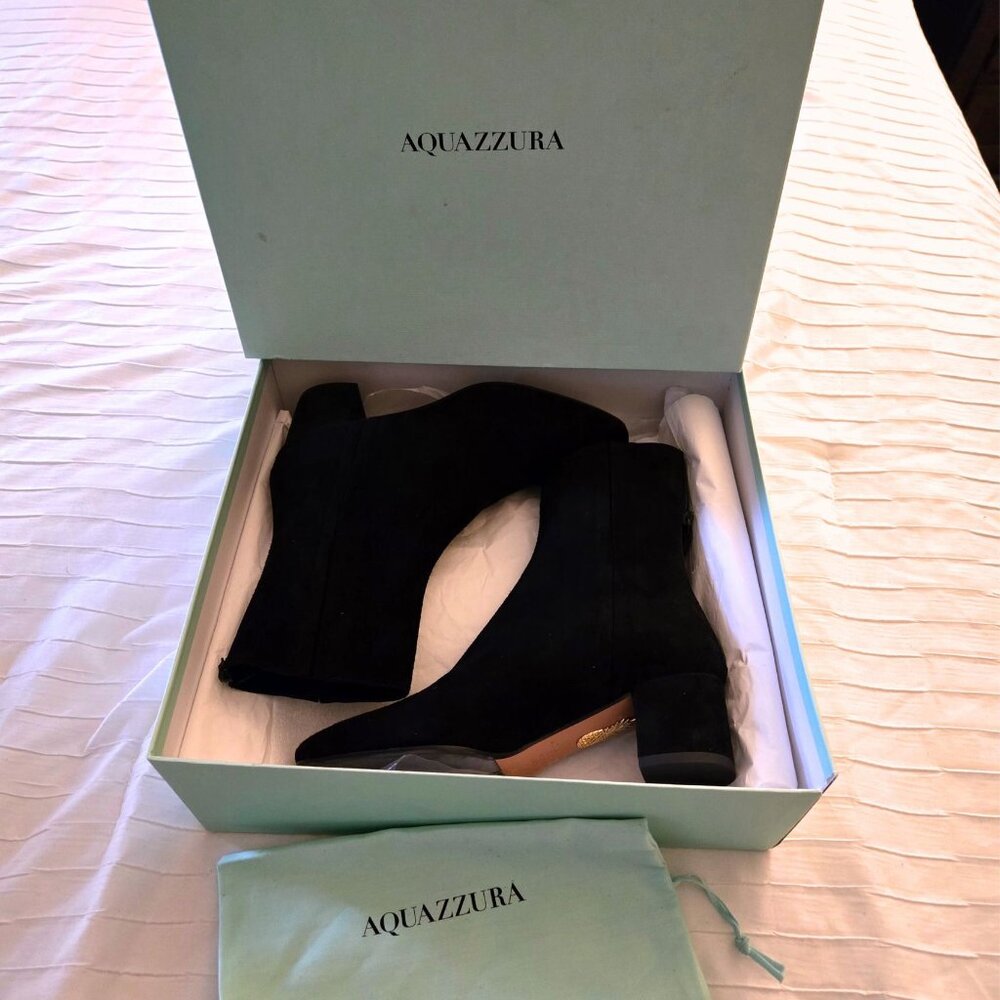 AQUAZZURA "Groove" ankle boot in black suede